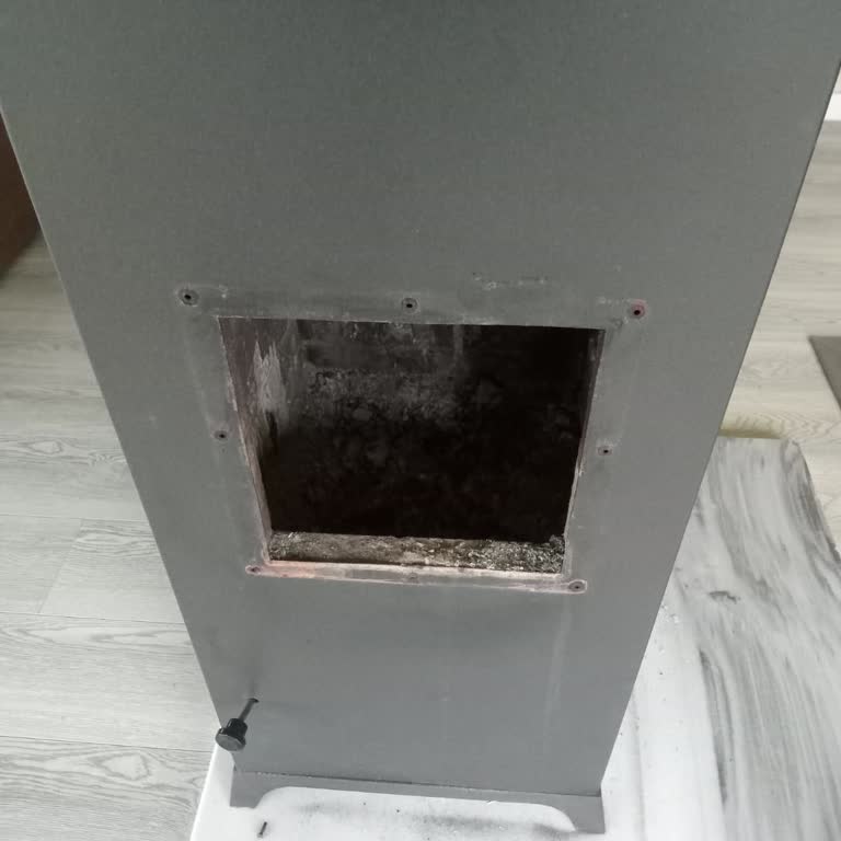 Garanti Belgesi Olmadan Cam Patlaması İçin Ücret Talebi Ve Kaba Üslup Şikayeti