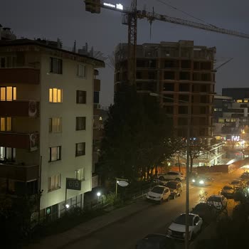 Bursa Nilüfer Ve Mudanya’da Çalışmayan Sokak Lambaları Güvenlik Riskini Artırıyor