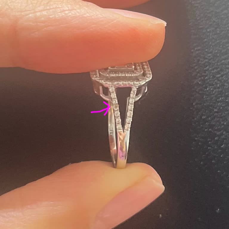 Sürekli Taş Düşmesi Ve Ücretsiz Yüzük Değişimi Talebi