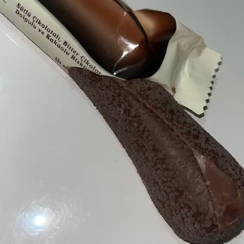 Laviva Klasik Çikolatasının Pütürlü Görünümü Ve Bozuk Tadı