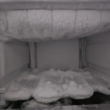 Üst Bölümde Kar Ve Buzlanma, Kapak Açılmıyor