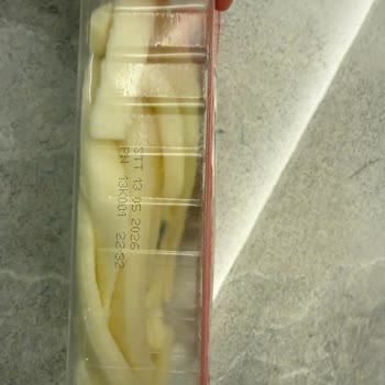 Yemeksepeti Market’ten Çeçil Peynirde Görülen Yeşil Küf Ve Gıda Güvenliği Sorunu