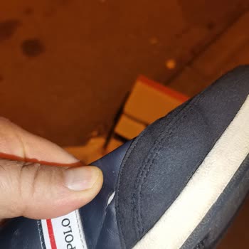 FLO Online’da Üretim Kusuru Olarak Değerlendirilmeyen Yırtılan Ayakkabı