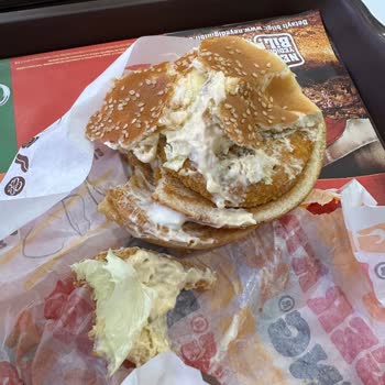 Burger King’te Bayat Ekmek Ve İlgisiz Personel Ücret İadesi Talebi