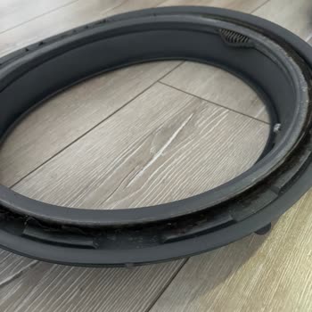 Başlangıçtan İtibaren Isıtıcı Arızalı Olan Çamaşır Makinesinin Tam Değişim Talebi