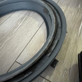 Başlangıçtan İtibaren Isıtıcı Arızalı Olan Çamaşır Makinesinin Tam Değişim Talebi