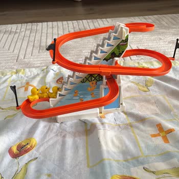 A101'den Alınan Pilsan Ördekli Oyuncak Bir Saat İçinde Aşırı Isındı Ve Çalışmayı Durdurdu