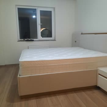 Ağırlığı Aşan Yatak Nedeniyle Baza Kırıldı, Güvenlik Riski Ve Mağaza İhmali