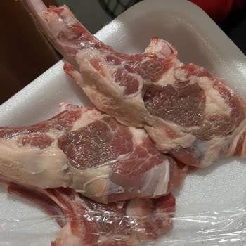 İnegöl Özdilek Kasabında Kuzu Pirzola Yeşillenip Kötü Koku Çıktı, Personel Suçlayıcı Davranıyor