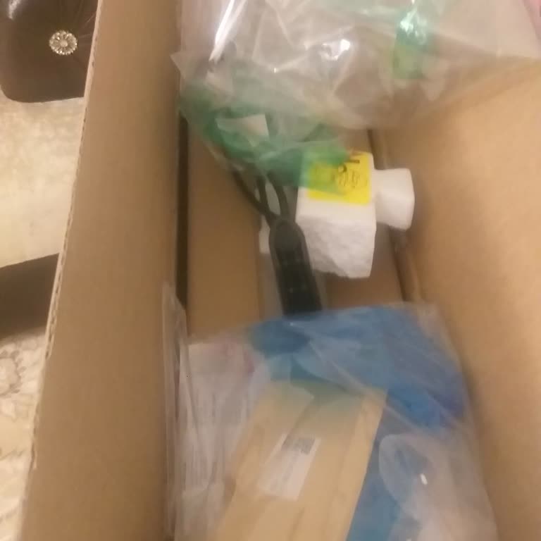 BİM Mağazası Ayıplı Televizyon İçin Değişim Ve İade Talebine Yanıt Vermiyor