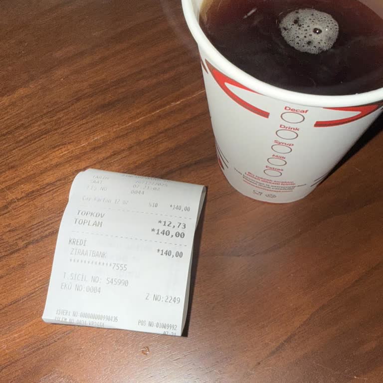 İstanbul Havalimanı’nda Simit Sarayı’nda Çay Ve Simit Fiyatları Aşırı Yüksek