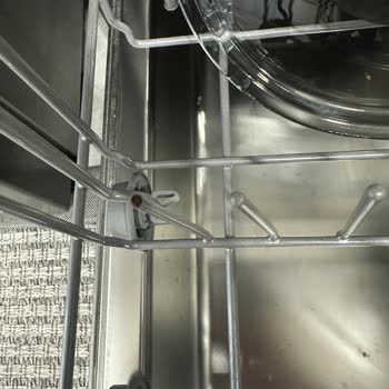 Bulaşık Makinesi Alt Sepette Paslanma Ve Garanti Kapsamında Değişim Talebi