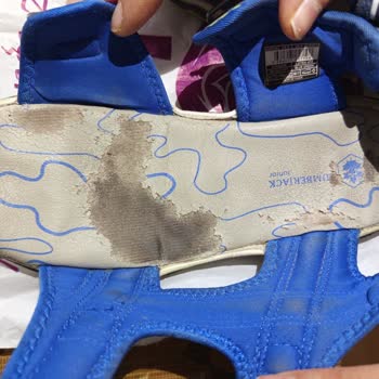 FLO Ayakkabı Kısa Sürede Deforme Olan Sandalet İçin Değişim Ve İade Talebi