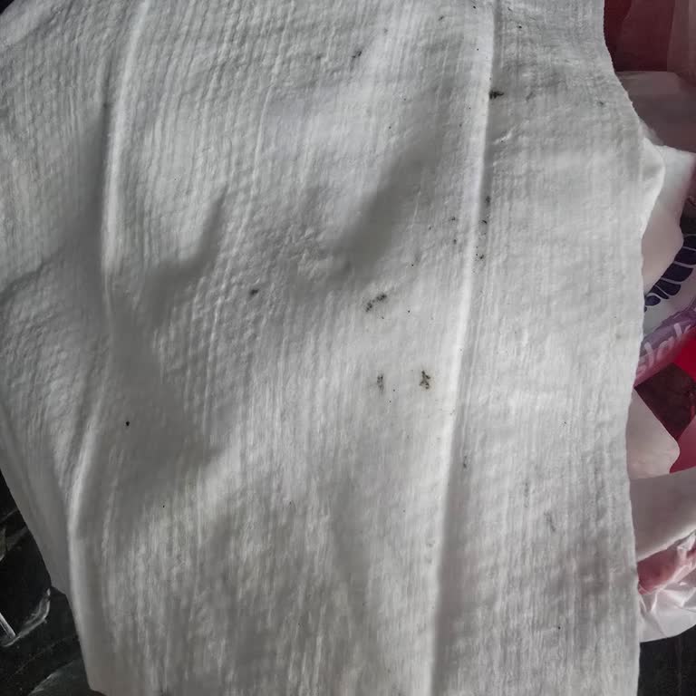 Migros Yeni Pakette Kirli Mendiller: Hijyen Endişesi ve Ürün İncelemesi Talebi