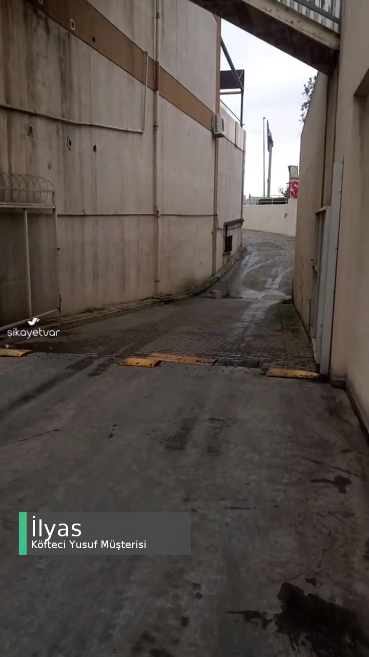 Köfteci Yusuf Mal Kabul Alanı Uygunsuzlukları Kazaya Sebebiyet Verebilir! videonun kapak resmi