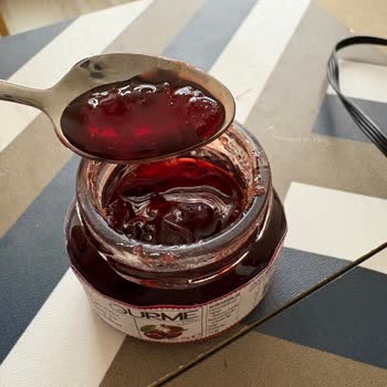 Şeker İlavesiz Reçelde Şeker Kristalleri Bulundu