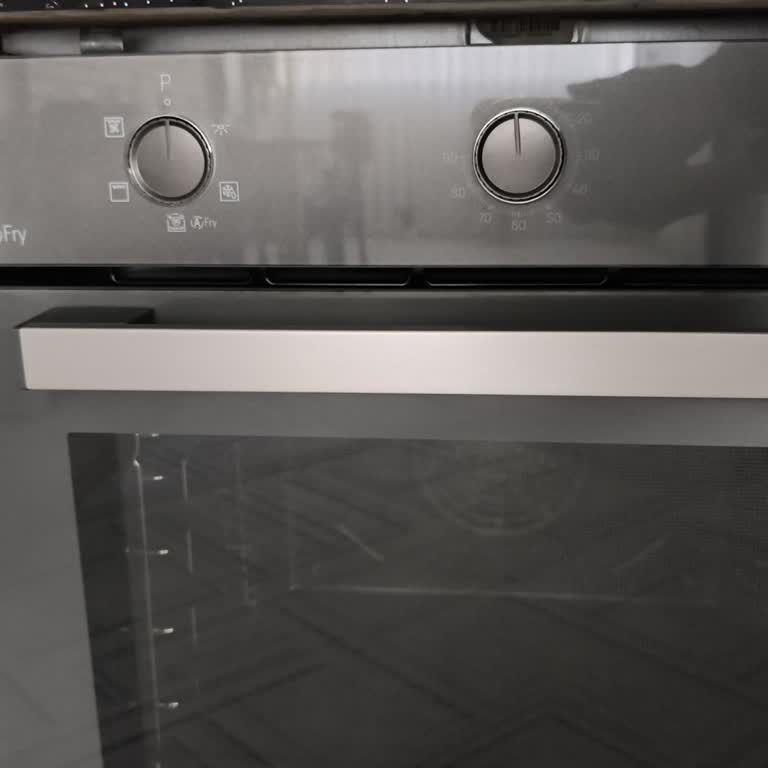 Üst Isıtmalı Fırında Yanma Sorunu Ve Servis İhmali