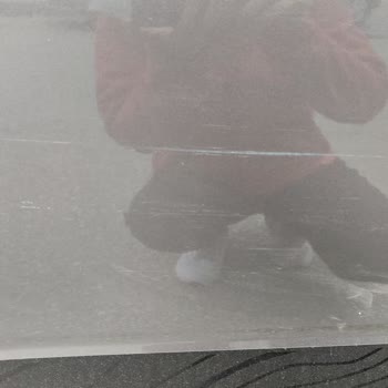 Turkcell Reklamlı Araç Dar Sokakta Çarpma ve Sorumluluk Reddi