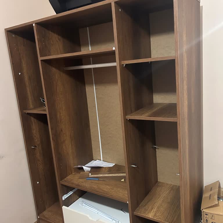 Eksik Parçalar Nedeniyle Kullanılamaz Gardırop Ve Cevapsız Müşteri Hizmeti