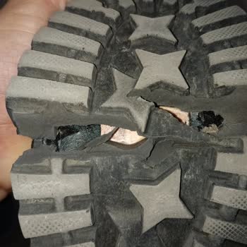 Tergan Sur Yapı'da Az Kullanılmış Kışlık Ayakkabım Orta Bölümünden Ayrıldı, Değişim Ve İade Talebi