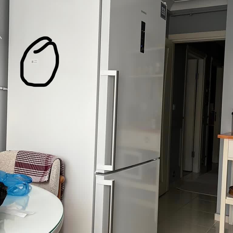 Siemens Buzdolabında Göçük Ve Barkodlu Etiket, Değişim Reddedildi