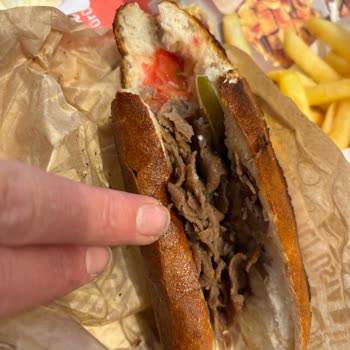 Hilltown Şubesinde Sürekli Yanmış Ve Boş Ürünler İçin Ücret İadesi Talebi