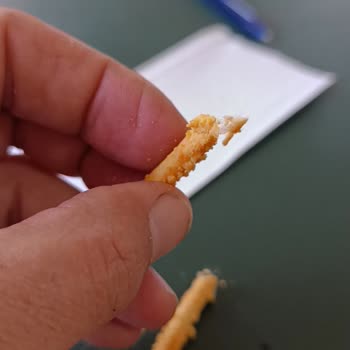 Eti Crax Patlayan Lezzet Krakerinde Yabancı Madde Ve Sağlık Riski