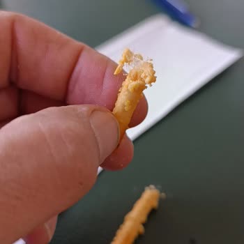 Eti Crax Patlayan Lezzet Krakerinde Yabancı Madde Ve Sağlık Riski