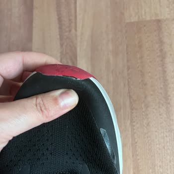 Kinetix Spor Ayakkabısının 20 Günde Açılması Ve Değişim Talebi