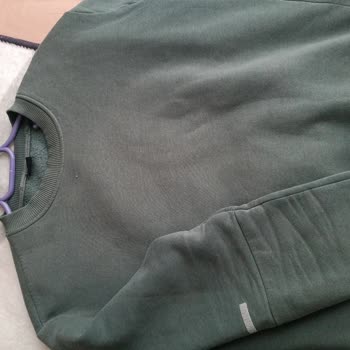 5 Ayda Renk Kaybı Yaşayan DeFacto Kazak İçin Ücret İadesi Talebi