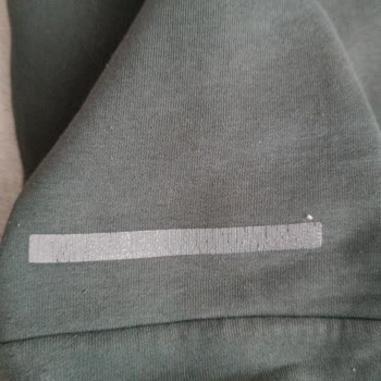 5 Ayda Renk Kaybı Yaşayan DeFacto Kazak İçin Ücret İadesi Talebi