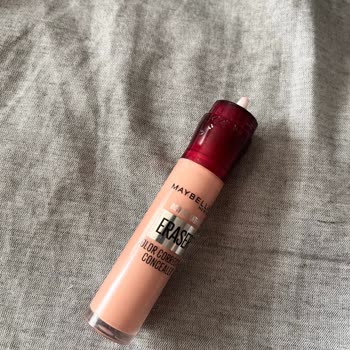 Maybelline Eraser Kapatıcı Aplikatörünün Dönmemesi Kullanılamaz Hale Getirdi