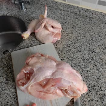 BİM Marketinde Satılan Bupiliç Tavuk Ürününde Metal Yabancı Madde