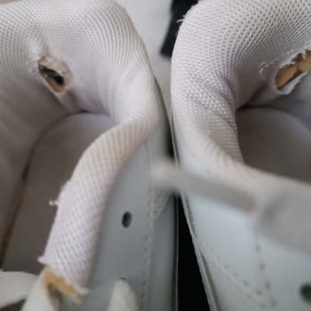 Puma Ayakkabısının Topuk İç Astarı Bir Yılda Yırtıldı ve Üretim Hatası