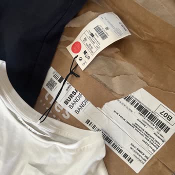 İki Tişörtten Biri Eksik Ve Çözüm Bekleyen Müşteri Hizmetleri