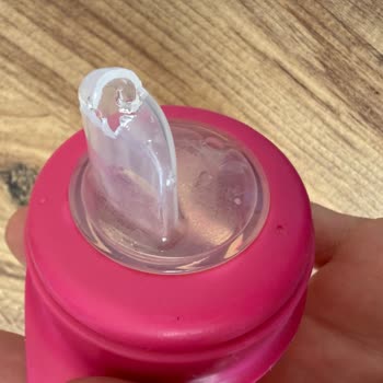 Philips Avent Alıştırma Bardağında Silikon Parça Kırılması Ve Boğulma Riski