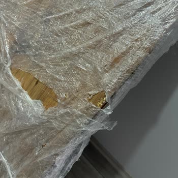 Yurtiçi Kargo Alıcıya Teslim Edildiğinde Ürünün Ortadan İkiye Kırılmış Olduğu Görülmüş