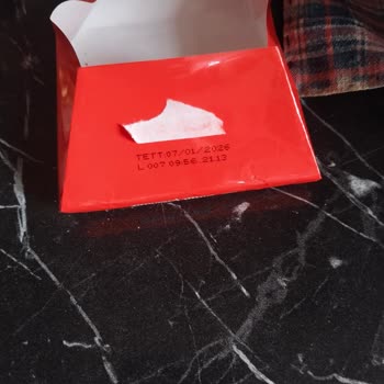 Yeni Sütlü Çikolatanın Beyazlaşması Ve Gıda Güvenliği Endişesi