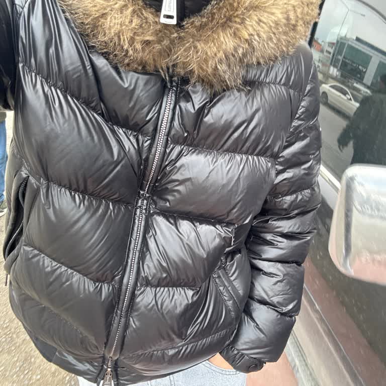 Yağmur Sonrası Renk Matlaşması Ve İç Tüy Topaklanması Nedeniyle Ayıplı Kaz Tüyü Mont