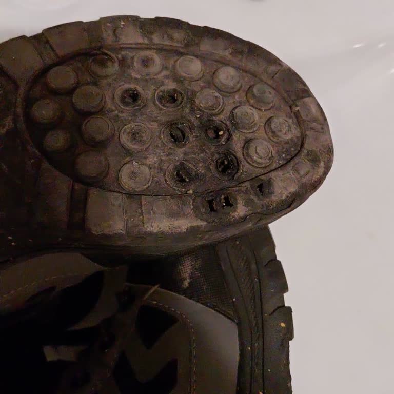 Çocuk Botu Hızla Delindi: Kalite Problemi Ve Mağazanın Sorumluluk Reddi