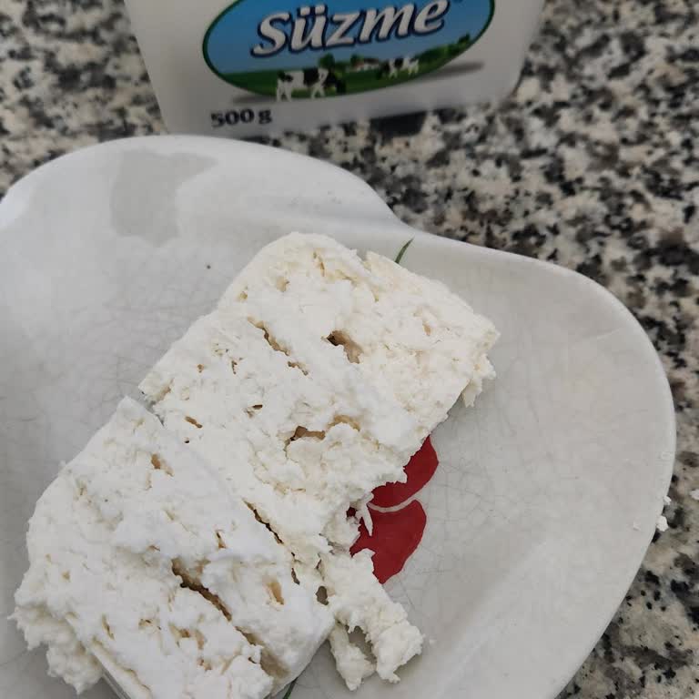 Sütaş 500 g Süzme Peynirinin Dağılmış Dokusu Güvenimi Sarsıyor