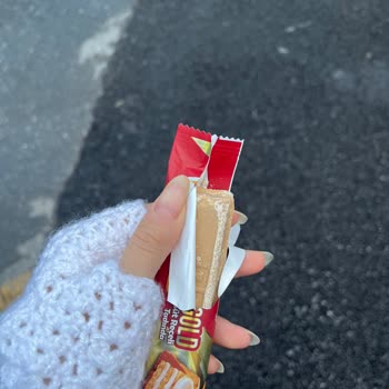 Tarihi Geçmemiş Bozuk Çikolata Ve Yetersiz Müşteri Desteği