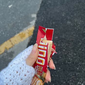 Tarihi Geçmemiş Bozuk Çikolata Ve Yetersiz Müşteri Desteği