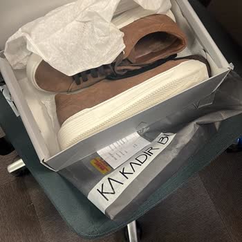 Klasik Ayakkabı Siparişi Yanlışlıkla Spor Ayakkabı Olarak Gönderildi