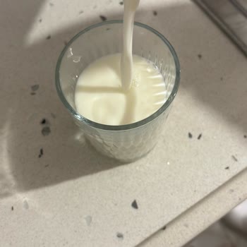 Son Kullanma Tarihi Geçmemiş Laktozsuz Süt Bozulmuş