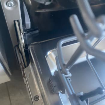 Bosch Paslanan Bulaşık Makinesi Garanti Sonrası Ücretsiz Değişim Talebi