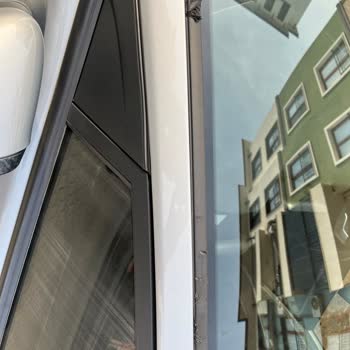 Ford Yetkili Serviste Araç Kapı Ve Cam Hasarı Ve Yanıltıcı Kamera İddiaları