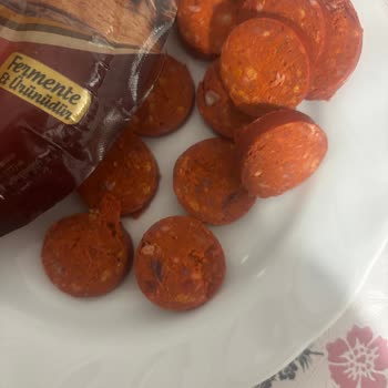 Namet Sucukta Siyah Yabancı Madde Bulunması Gıda Güvenliği Endişesi