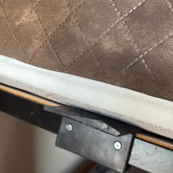 Kullanılmış Yatak Gönderildi, Yeni Yatak Söz Verildi Ancak 1,5 Ay Süreyle Geri Dönüş Yok