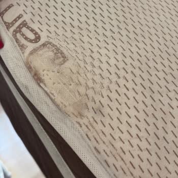 Kullanılmış Yatak Gönderildi, Yeni Yatak Söz Verildi Ancak 1,5 Ay Süreyle Geri Dönüş Yok